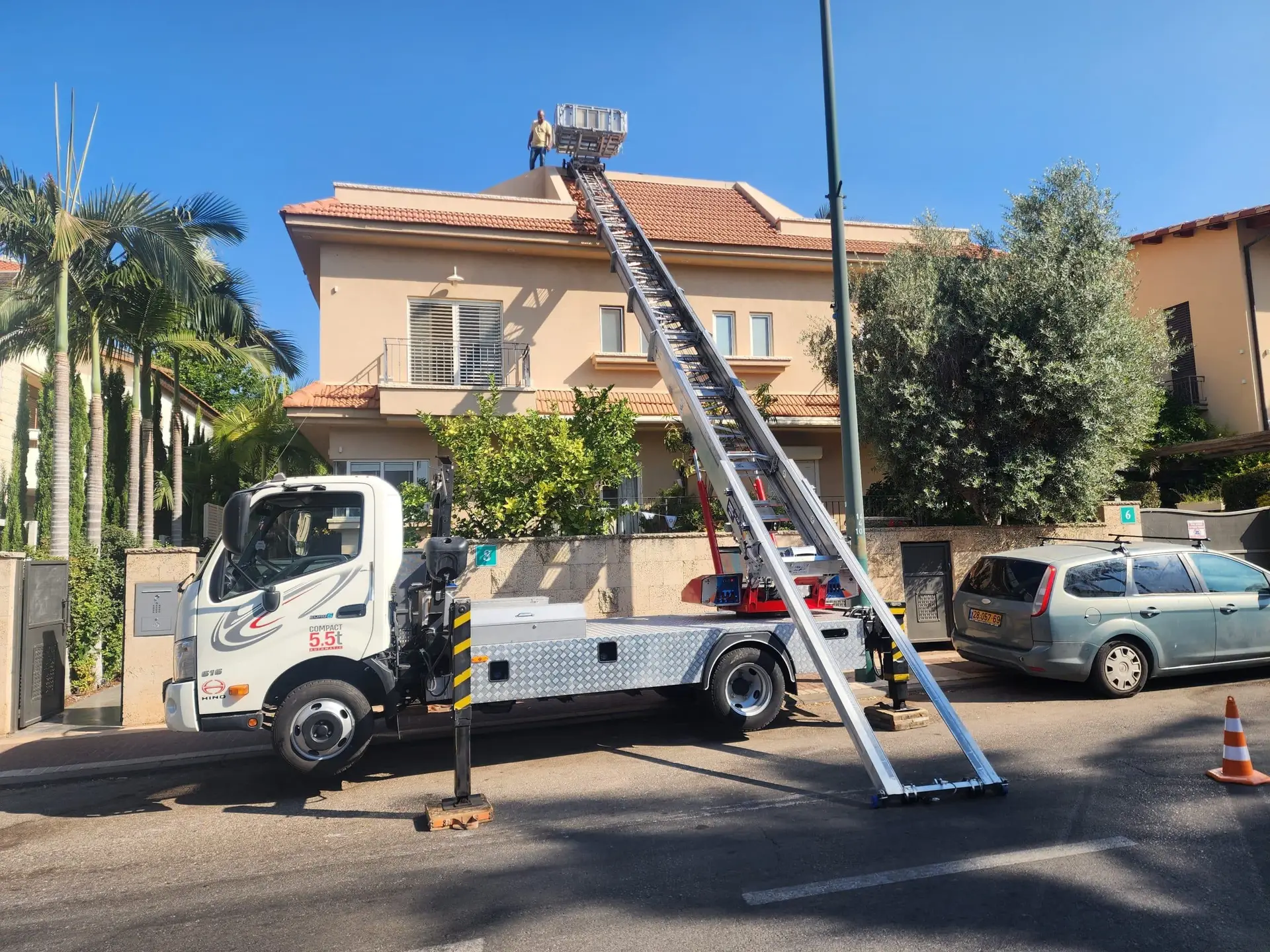 מנוף הרמה קטן בתל אביב והמרכז